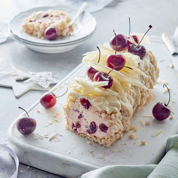 White Chocolate Crackle Cheesecake