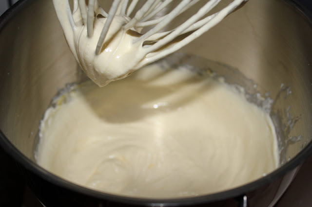 Creme für den Cheesecake