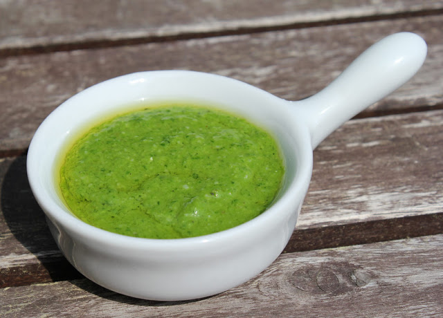 leckeres selbst gemachtes Bärlauch-Pesto