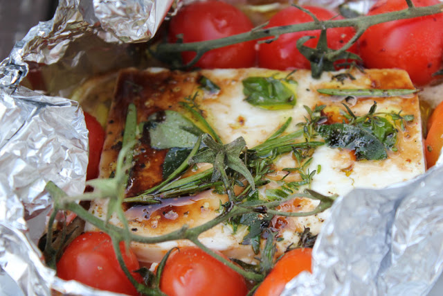 Schafskäse (Feta) in Alufolie vom Grill