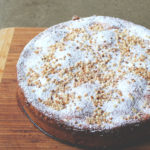 Französischer Apfelkuchen mit Crème fraîche und Mandeln | Ein Lieblingsrezept! | moeyskitchen.com