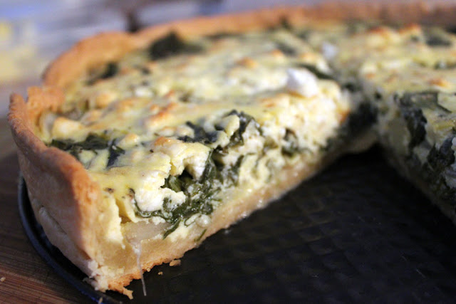 Rezept für Mangold-Quiche mit Feta Frisch gebackene Quiche mit Mangold und Feta als Füllung