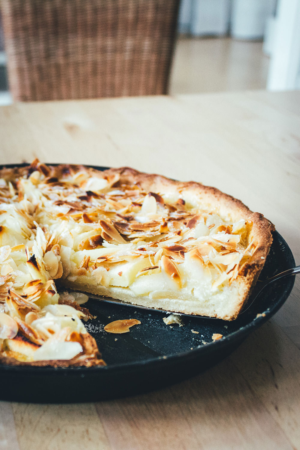Rezept für Apfeltarte mit Mascarponecreme und Mandeln | der perfekte Apfelkuchen für den Herbst | moeyskitchen.com #rezepte #foodblogger #apfelkuchen #apfeltarte #tarte #kuchen #herbst