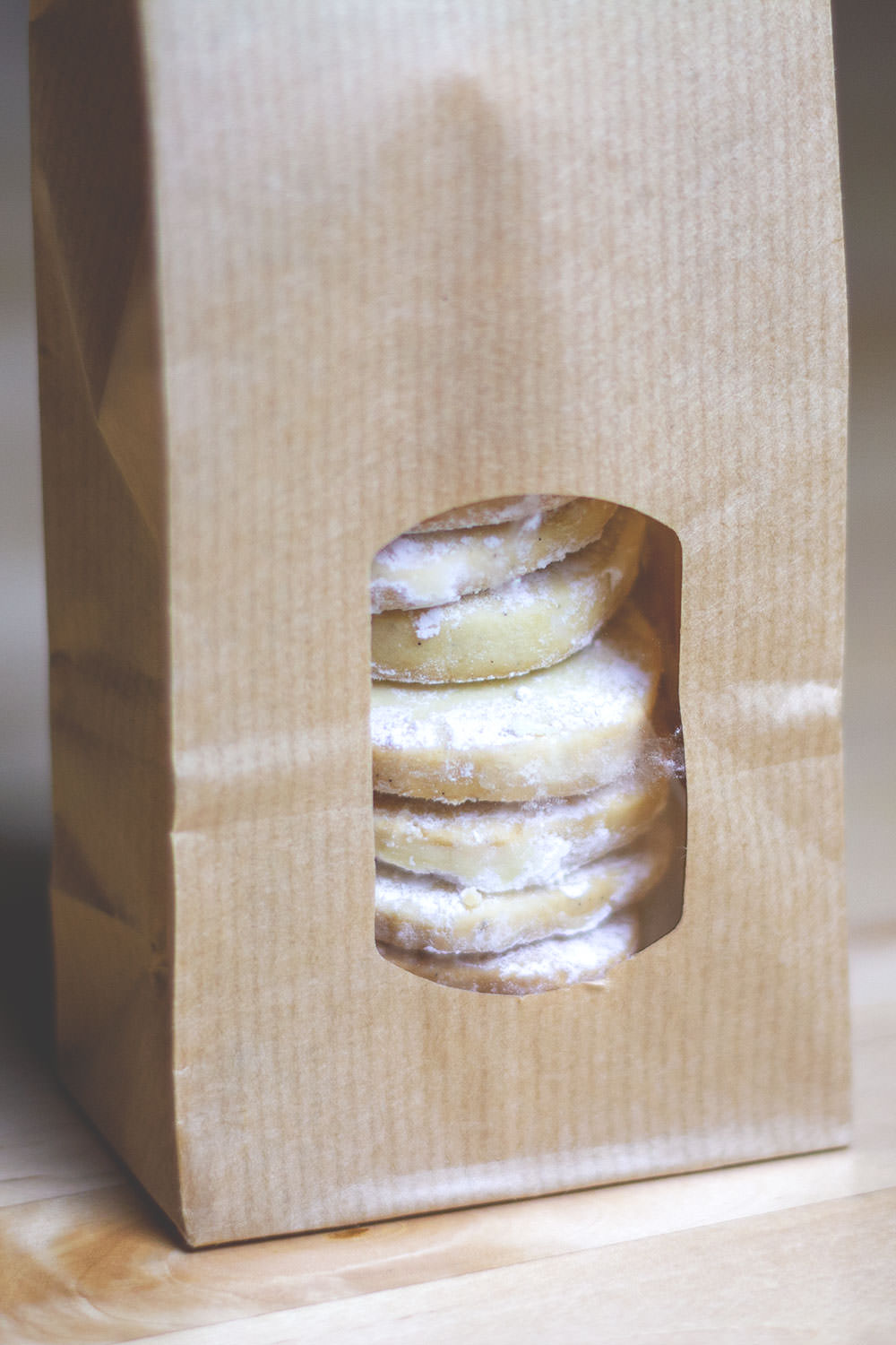 Vanilla Meltaways | zart-mürbe Vanilleplätzchen | köstliche Vanillekekse für die Weihnachtszeit | moeyskitchen.com #weihnachtsplätzchen #weihnachtskekse #cookies #backen #foodblog