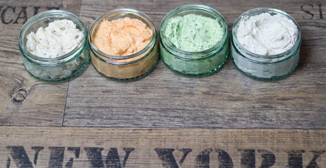 Rezept für selbst gebackene Laugenbrötchen mit vier verschiedenen Dips vier selbst gemachte Dips zu den schnellen Laugenbrötchen
