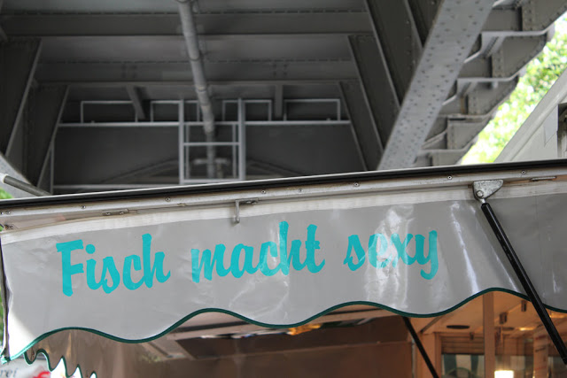 Kulinarischer Reisebericht Hamburg - moey's kitchen foodblog Fisch macht sexy - Marktstand auf dem Isemarkt in Hamburg-Eppendorf