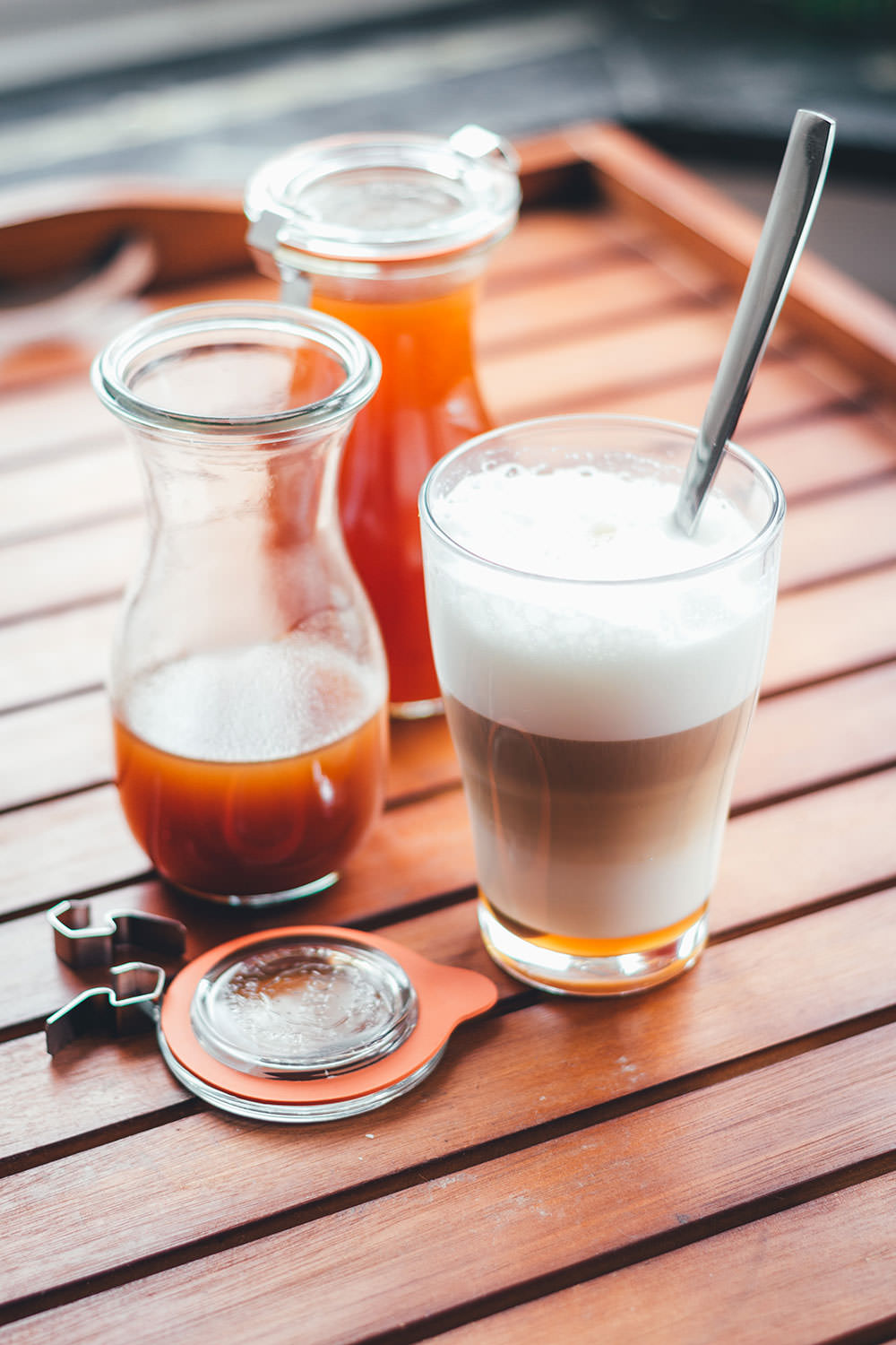 Rezept für Pumpkin Spice Syrup (oder auch: Pumpkin Spice Sirup) als Grundlage für Pumpkin Spice Latte | Das Trend-Getränk im Herbst | moeyskitchen.com #rezepte #foodblogger #kürbis #pumpkin #pumpkinspicesyrup #pumpkinspicesirup #pumpkinspicelatte #herbst #herbstrezepte