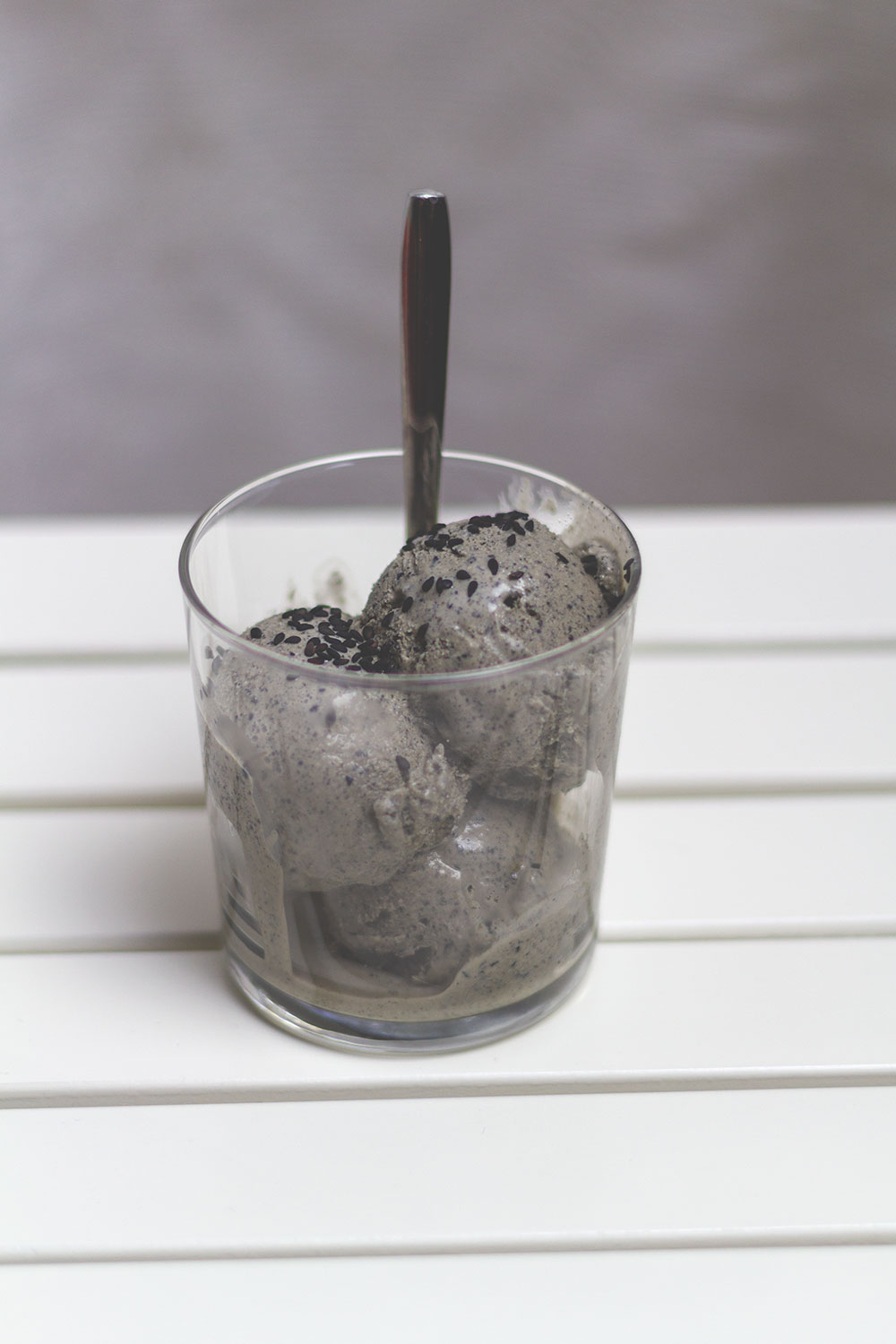 Rezept für schwarzes Sesam-Eis | moeyskitchen.com