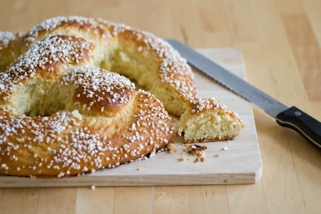 lockere Hefebrezel zu Neujahr