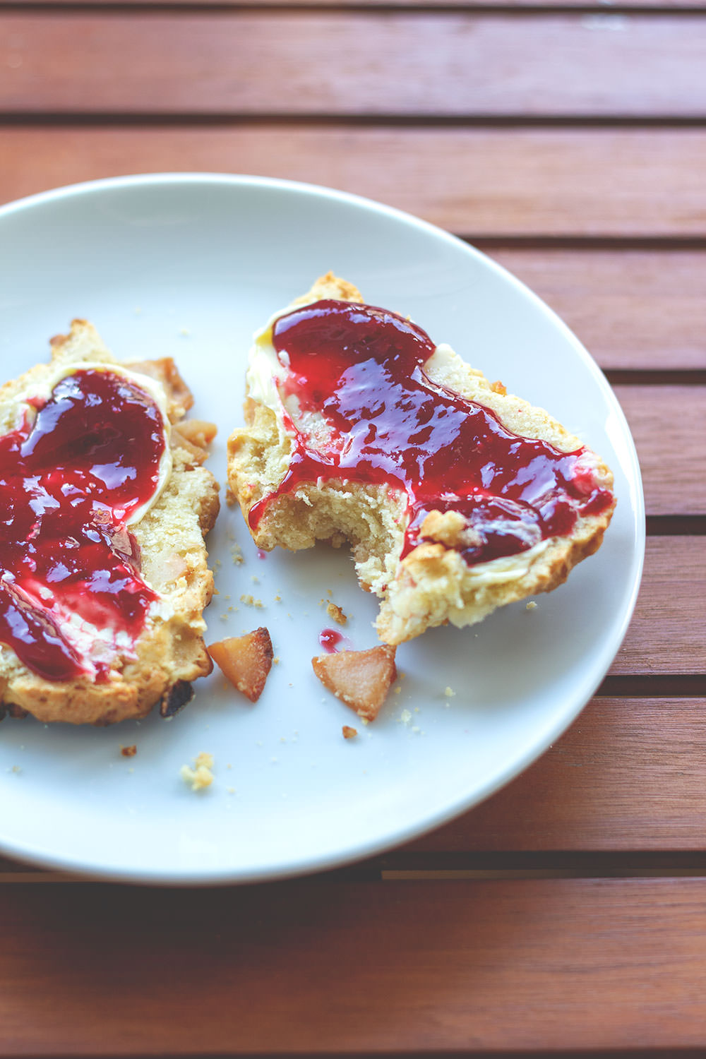 Rezept für herbstliche Quitten-Scones zum Sonntagsfrühstück | moeyskitchen.com #rezept #quitten #scones #foodblog