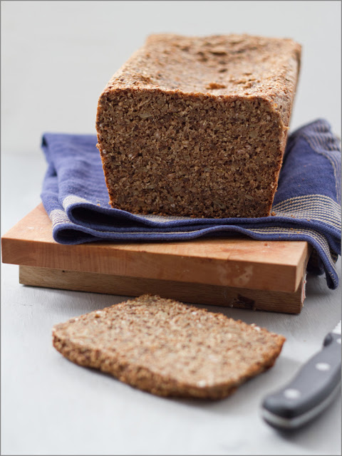 Rezept für selbst gebackenes saftiges Vollkornbrot Rezept für selbst gebackenes saftiges Vollkornbrot