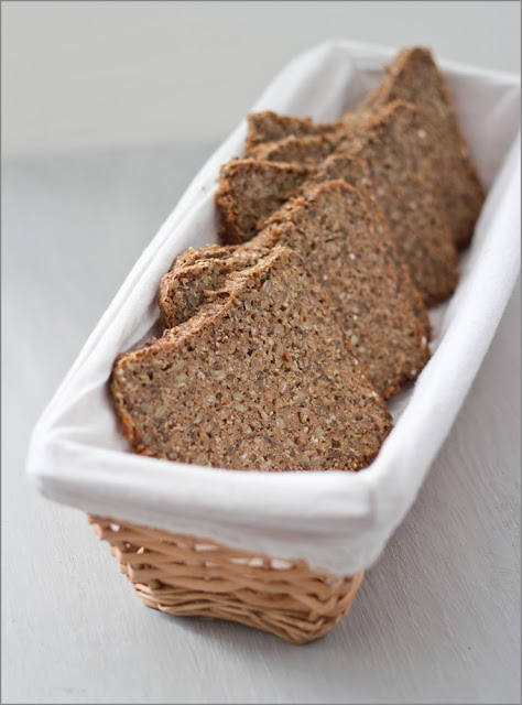 Rezept für selbst gebackenes saftiges Vollkornbrot Rezept für selbst gebackenes saftiges Vollkornbrot