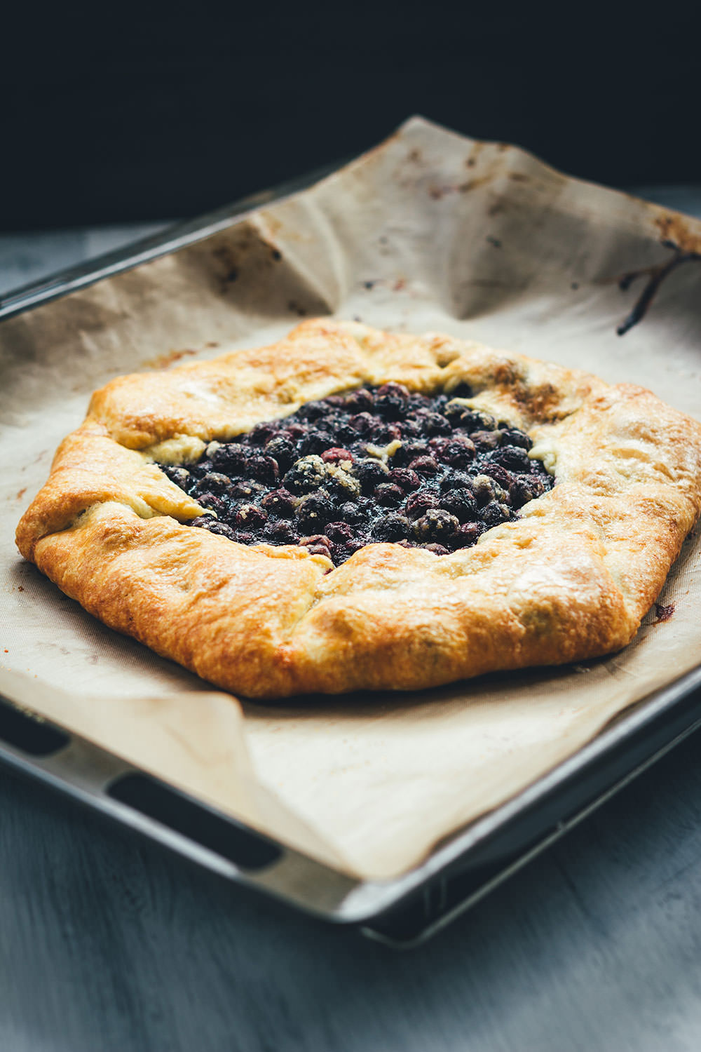 Rezept für sommerliche Blaubeer-Galette | schnelle und einfache Crostata mit Blaubeeren | moeyskitchen.com #blaubeeren #heidelbeeren #blueberries #crostata #galette #tarte #backen #rezepte #foodblogger #sommerrezept