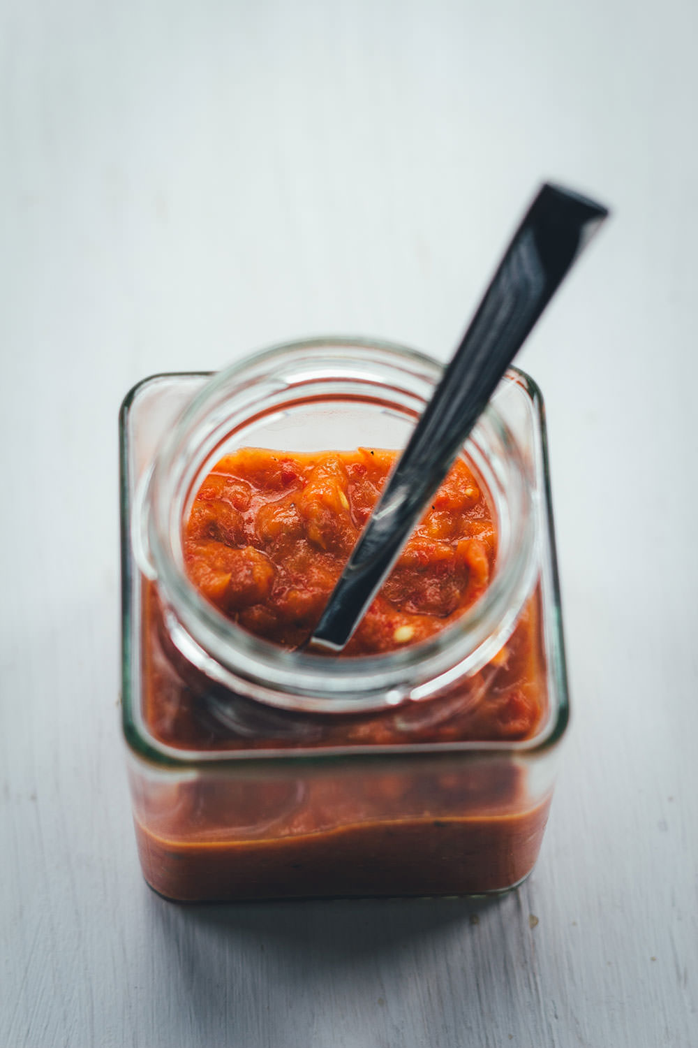 Rezept für selbst gemachten milden Ajvar | auf Vorrat einkochen und das Sommergemüse konservieren | moeyskitchen.com #ajvar #einmachen #einkochen #canning #paprika #aubergine #sommerrezepte #rezepte #foodblogger
