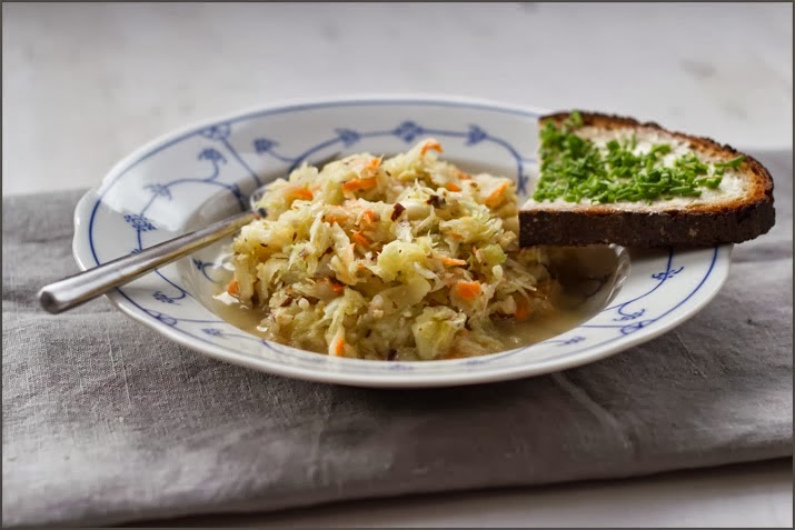 Gebrühter Kohlsalat mit Äpfeln, Nüssen und Butterbrot Deutschland vegetarisch, Stevan Paul, Katharina Seiser, Brandstätter Verlag