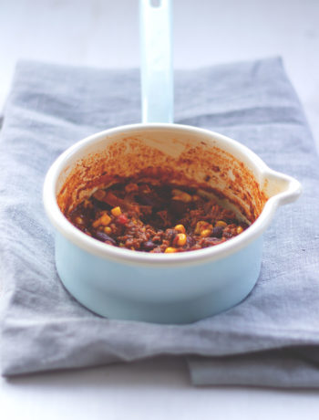 Rezept für einfaches Chili con Carne mit Rindfleisch, Mais und Kidneybohnen | moeyskitchen.com