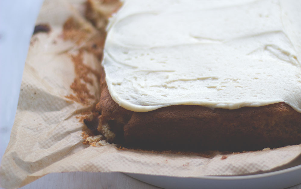 Ahornsirup-Kuchen mit Ahornsirup-Icing nach Martha Stewart von moeyskitchen.com