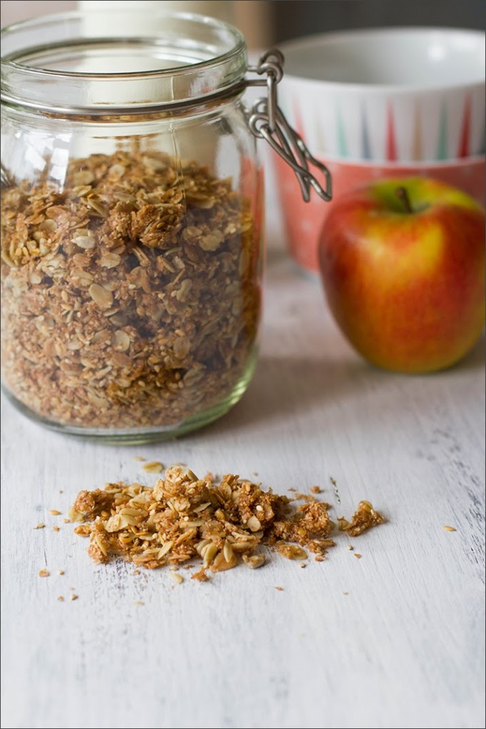 Wochenserie Müsli der Woche, selbstgemachtes Knuspermüsli: Rezept für Everyday Granola Hausgemachtes Knuspermüsli Everyday Granola im Glas