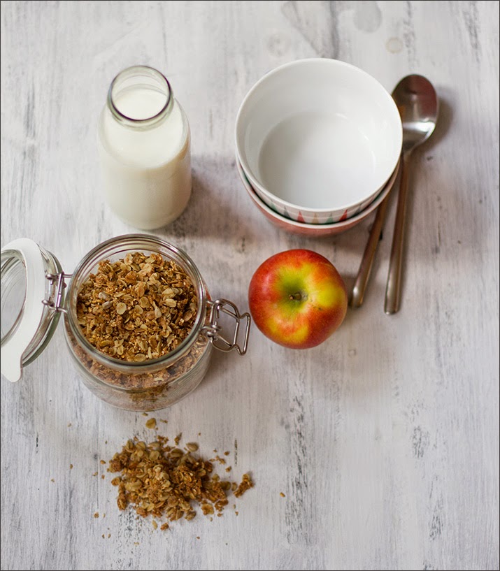 Wochenserie Müsli der Woche, selbstgemachtes Knuspermüsli: Rezept für Everyday Granola Hausgemachtes Knuspermüsli Everyday Granola im Glas