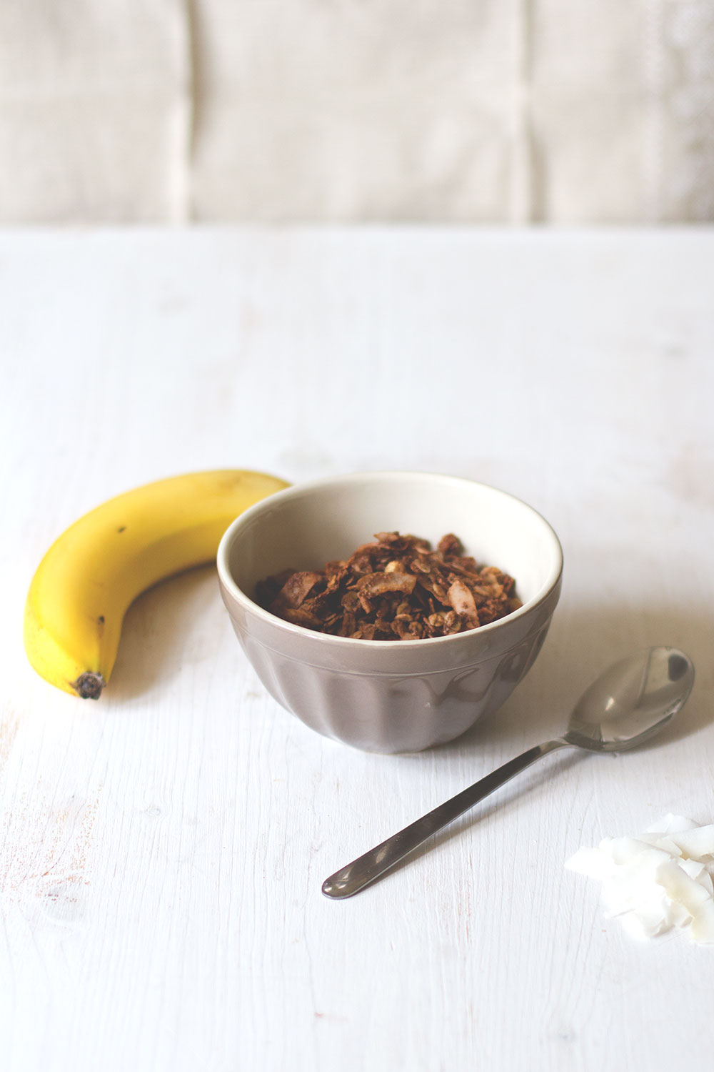 Rezept aus meiner Wochenserie MÜSLI DER WOCHE: Schoko-Kokos-Granola | moeyskitchen.com