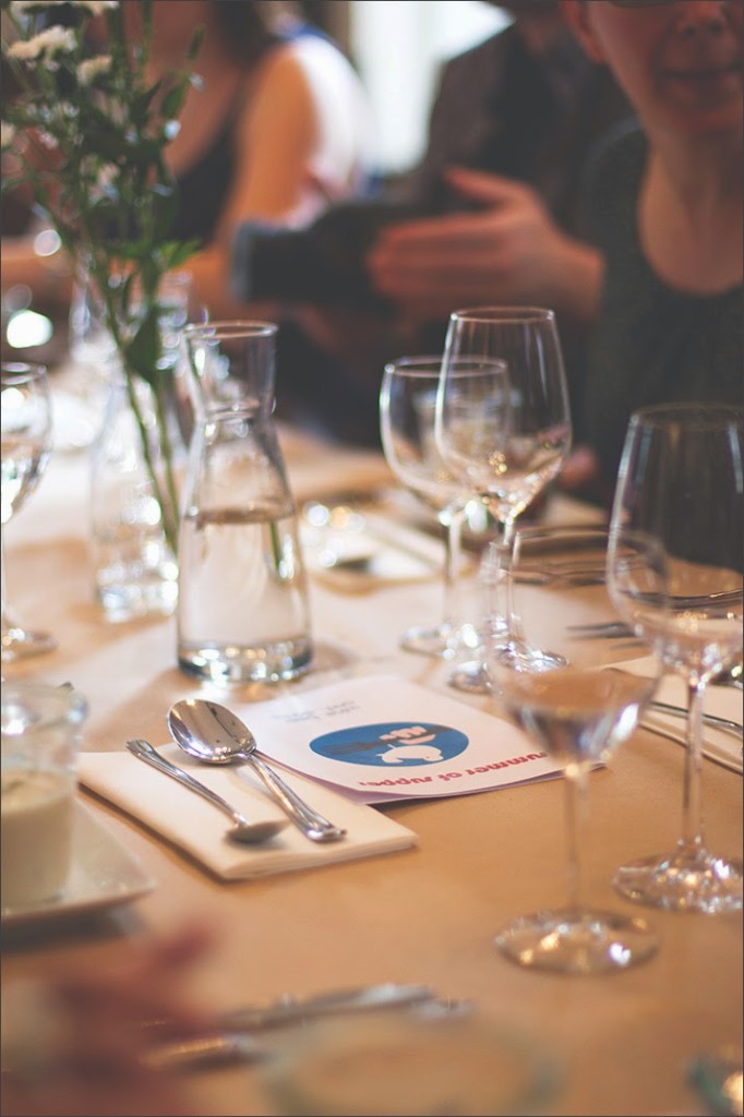 Summer of Supper - Stadt Land Food Der gedeckte Tisch wartet auf den Supper Club im Marieneck