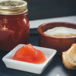 Rezept für Tomatenmarmelade | süßer Brotaufstrich aus reifen Tomaten | den Sommer perfekt konservieren | moeyskitchen.com #marmelade #konfitüre #brotaufstrich #tomatenmarmelade #tomaten #sommer #rezepte #foodblogger #einmachen #einkochen