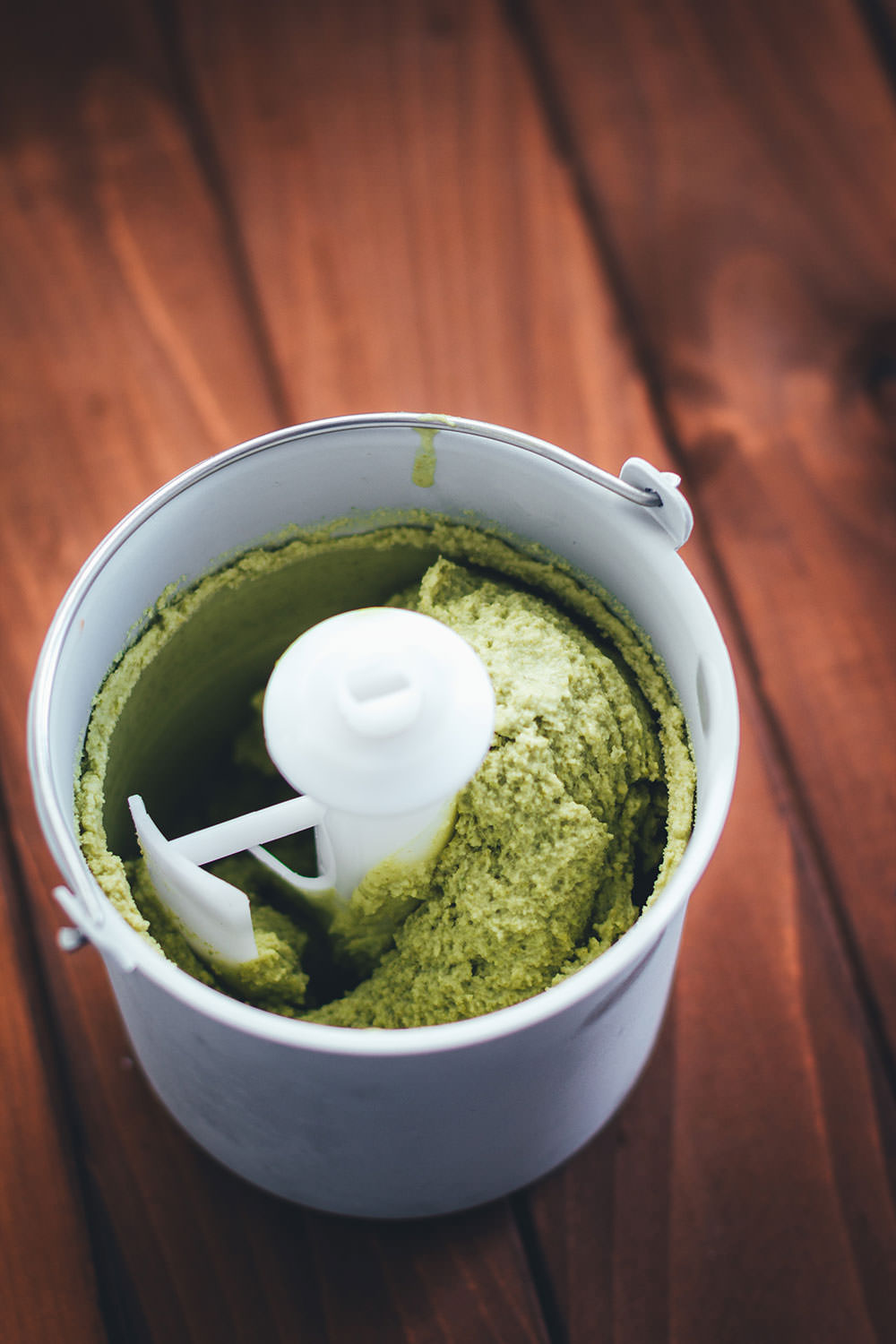 Rezept für selbst gemachtes Pistazieneis | mit Thermomix und Eismaschine | moeyskitchen.com #pistazieneis #eis #thermomix #eismaschine #eisrezept #rezepte #foodblogger