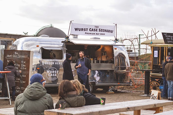 Street Food Festival in Köln bei Jack in the Box im März 2015 der The Wurst Case Szenario Foodtruck auf dem Gelände des Street Food Festival Köln