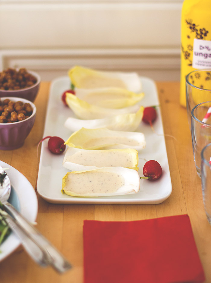 Chicorée-Schiffchen mit Spargel Panna Cotta als Fingerfood zur Metro Kochherausforderung