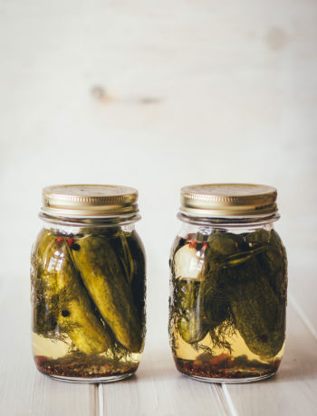 Rezept für eingelegte Gurken | Gewürzgurken und saure Gurken einfach selbst gemacht | Einkochen & Einmachen im Spätsommer | moeyskitchen.com #gurken #gherkins #eingelegtegurken #sauregurken #gewuerzgurken #einkochen #einmachen #einlegen #sommerrezepte #rezepte #foodblogger #homemade #selbstgemacht