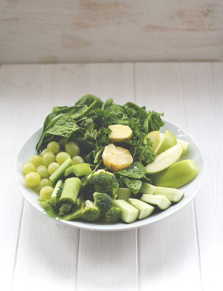Was man mit einem Entsafter alles anstellen kann. Teil 2: Drink your greens! Grüne Säfte Was man mit einem Entsafter alles anstellen kann. Teil 2: Drink your greens! Grüner Saft