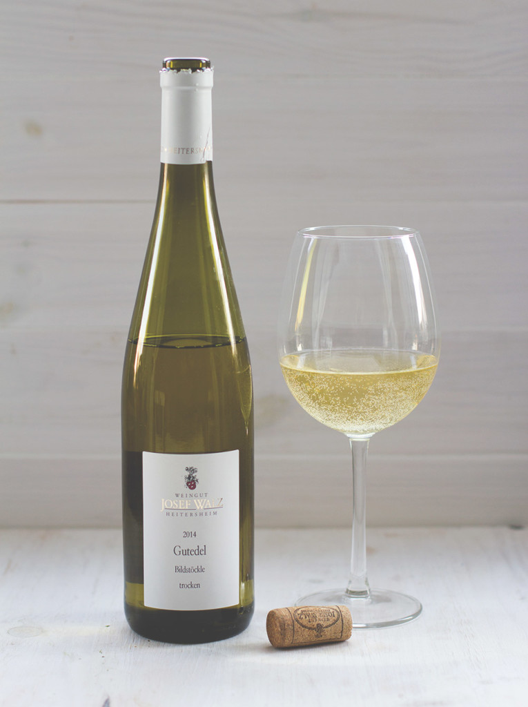 Der Badische Wein präsentiert: Fünf Gänge – ein Genuss <br />Die Vorpseise: Pulled Brisket im Burgerbun, mit Petersilienöl, Karottencreme, Rote-Bete- und Kartoffel-Chips und Meerrettichschmand Der Badische Wein präsentiert: Fünf Gänge – ein Genuss <br />Die Vorpseise: Pulled Brisket im Burgerbun, mit Petersilienöl, Karottencreme, Rote-Bete- und Kartoffel-Chips und Meerrettichschmand