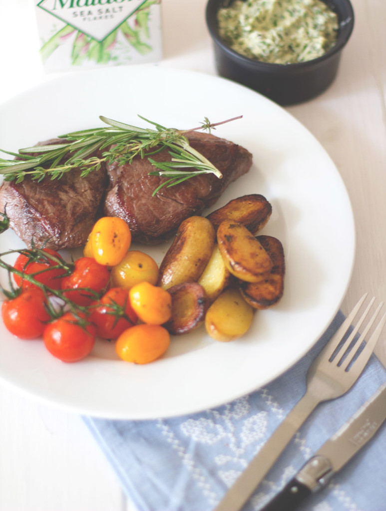 Sous-vide für zu Hause - mit Produktvorstellung von Klarstein für Vakuumierer und Thermalisierer (Sous-vide-Garer) und Rezept für Rindersteaks mit knusprigen Kartoffeln Sous-vide für zu Hause - mit Produktvorstellung von Klarstein für Vakuumierer und Thermalisierer (Sous-vide-Garer) und Rezept für Rindersteaks mit knusprigen Kartoffeln