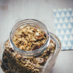 Rezept für X-mas Granola | leckeres weihnachtliches Knuspermüsli | mit Verpackungstipps für das Weihnachtsmüsli | moeyskitchen.com #granola #knuspermüsli #müsli #weihnachten #weihnachtsgeschenk #geschenkidee #geschenkeausderküche #foodblogger #rezepte