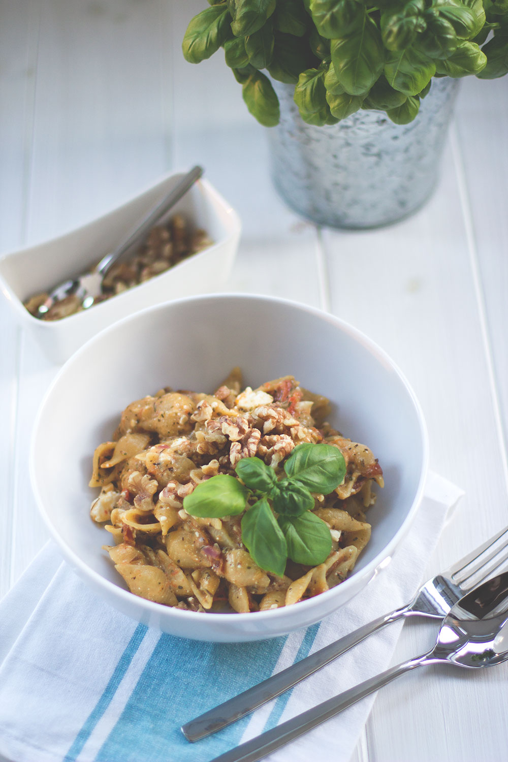 Rezept für vegetarische One Pot Pasta mit Feta und Tomaten | moeyskitchen.com #onepotpasta #pasta #onepot #schnellerezepte #rezepte #foodblogger
