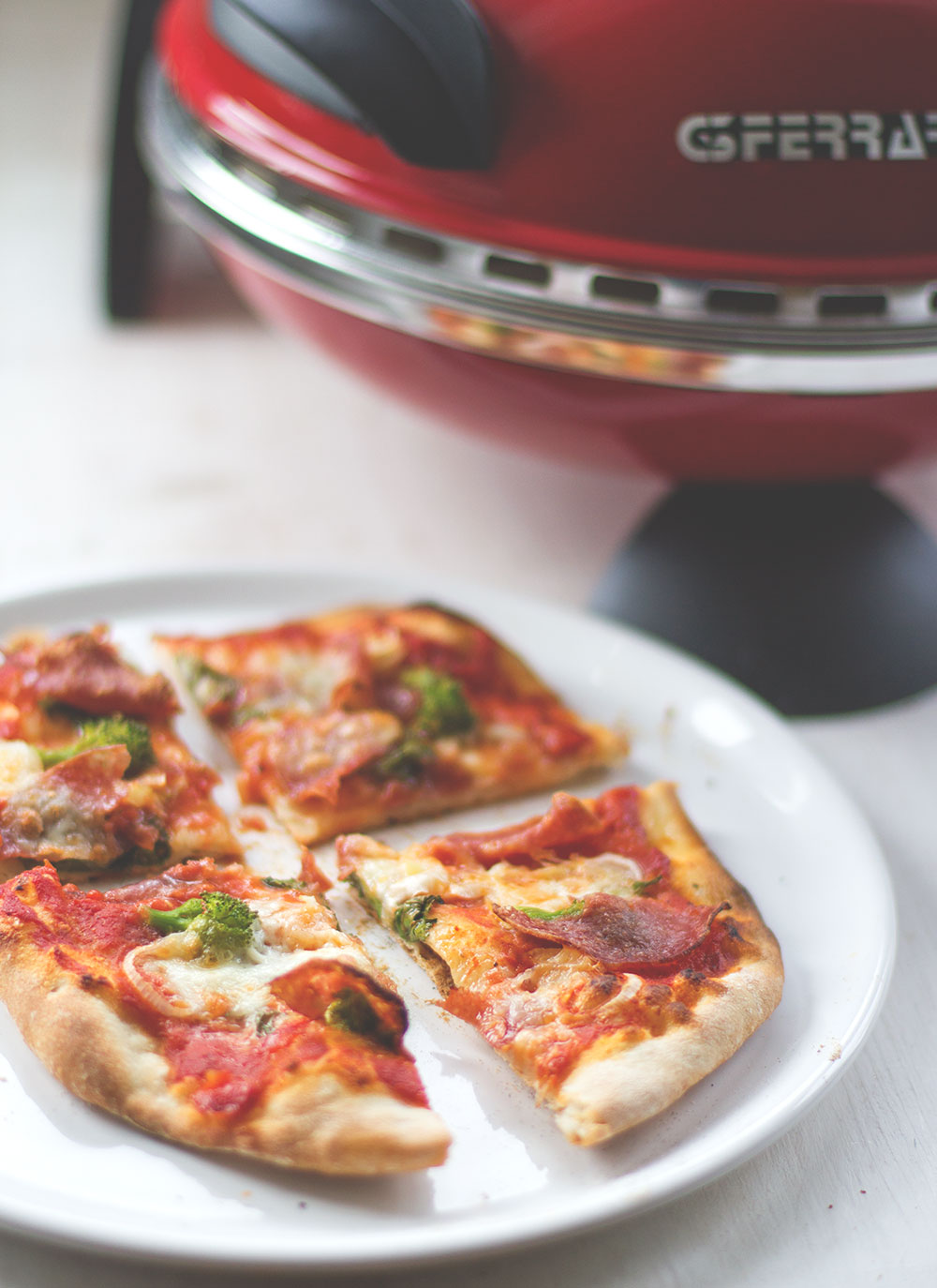 Homemade Pizza mit dem Pizzaofen GFerrari - Pizzabäcker ohne Backofen Homemade Pizza mit dem Pizzaofen GFerrari - Pizzabäcker ohne Backofen