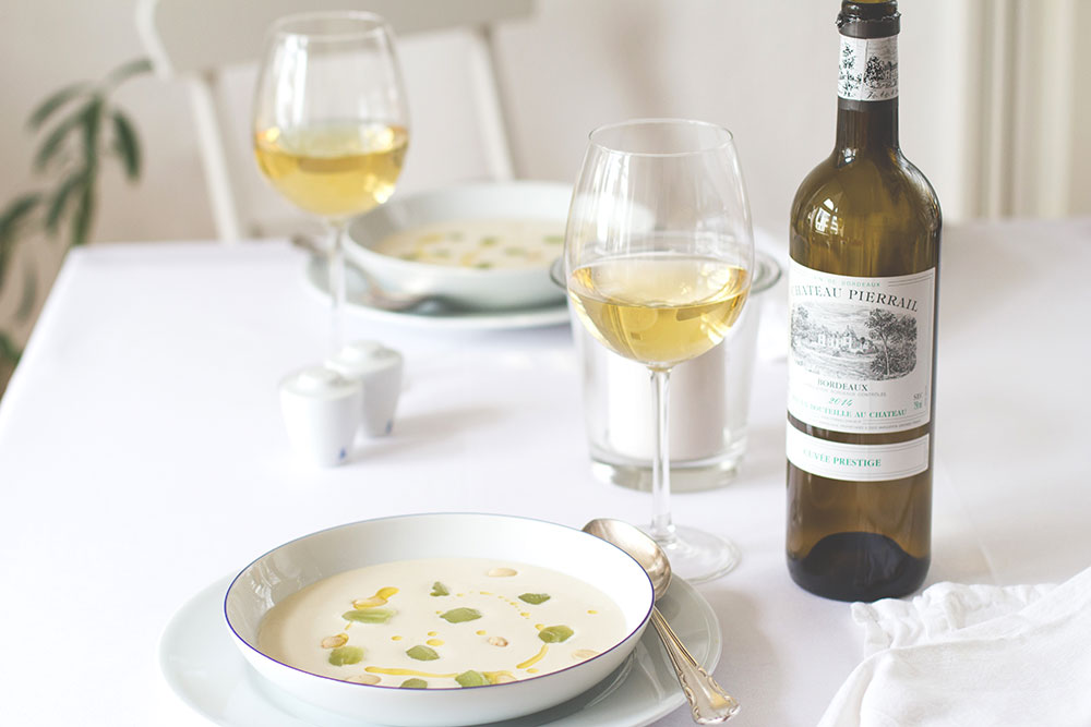 Dîner en blanc | White Dinner mit weißem Bordeaux und Ajoblanco #bordeauxlicious von moeyskitchen.com Dîner en blanc | White Dinner mit weißem Bordeaux und Ajoblanco #bordeauxlicious von moeyskitchen.com