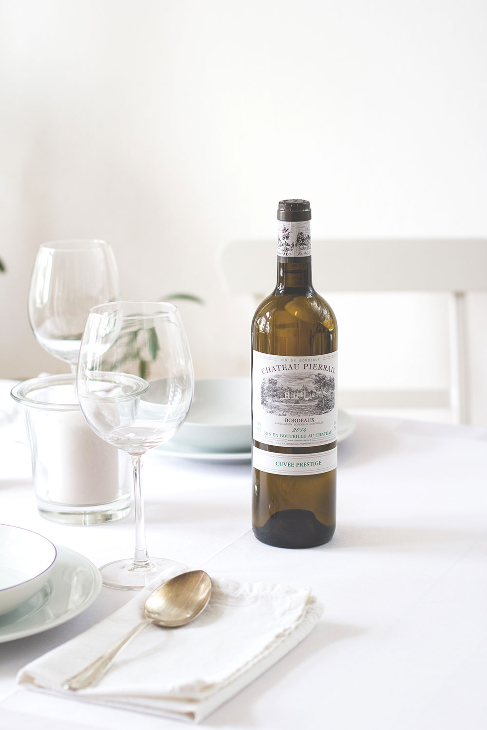 Dîner en blanc | White Dinner mit weißem Bordeaux und Ajoblanco #bordeauxlicious von moeyskitchen.com Dîner en blanc | White Dinner mit weißem Bordeaux und Ajoblanco #bordeauxlicious von moeyskitchen.com