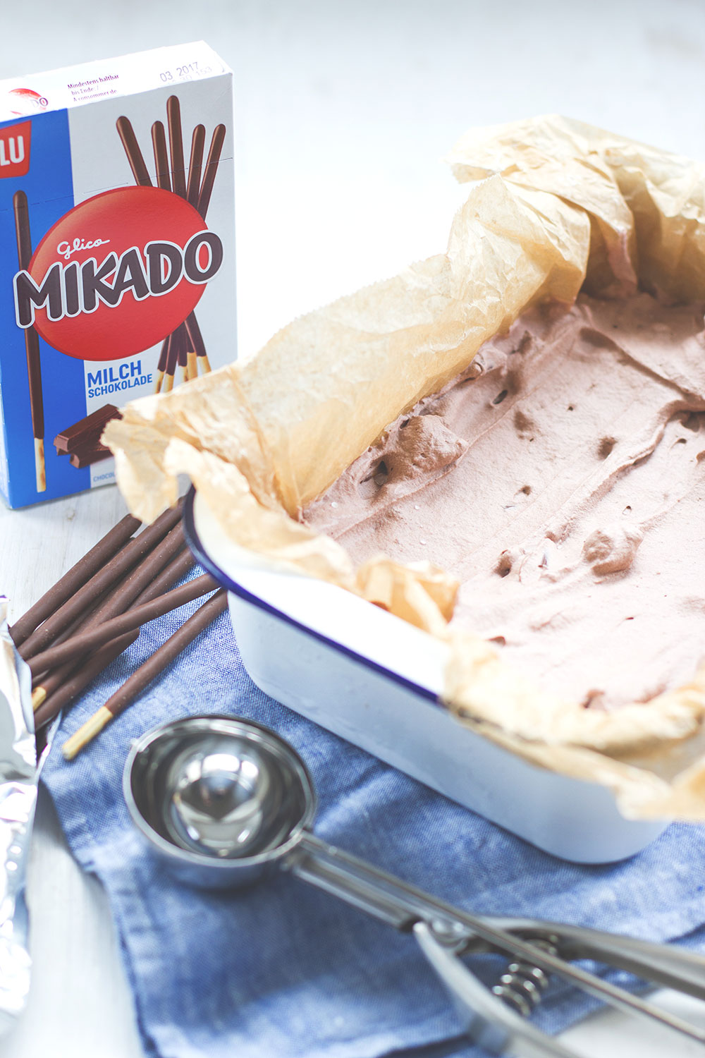Leckeres Mikado-Schoko-Eis aus MIKADO Sticks von moeyskitchen.com Leckeres Mikado-Schoko-Eis aus MIKADO Sticks von moeyskitchen.com