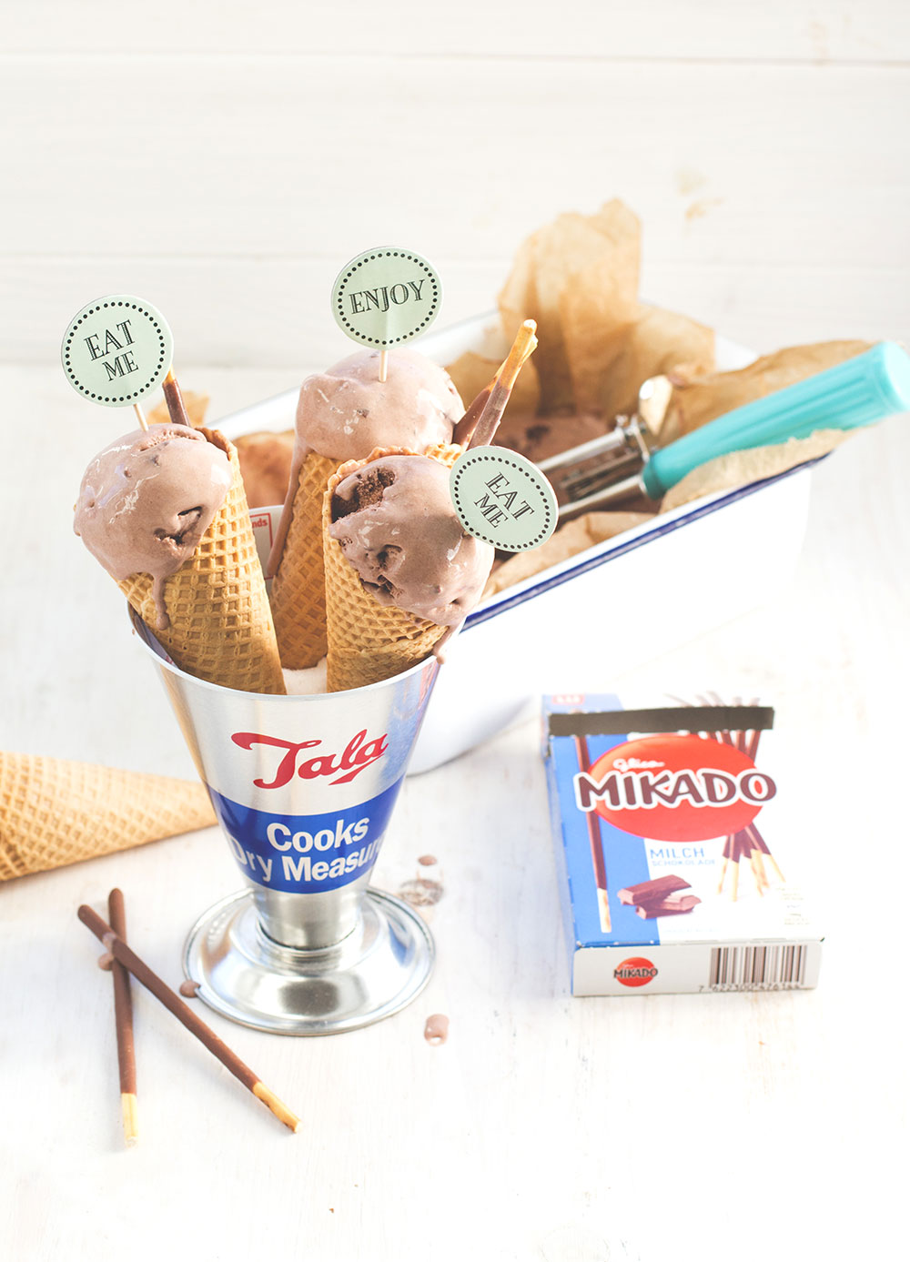 Leckeres Mikado-Schoko-Eis aus MIKADO Sticks von moeyskitchen.com Leckeres Mikado-Schoko-Eis aus MIKADO Sticks von moeyskitchen.com