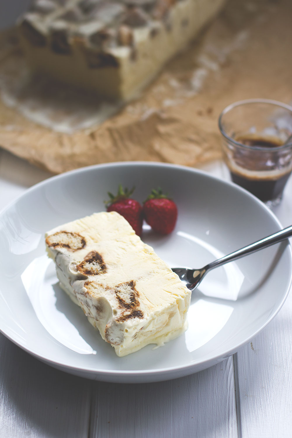 Tiramisu-Eis aus dem Buch Ich machs mir einfach – einfach lecker: Süßes, Mini-Kuchen, Desserts, Eis und mehr Tiramisu-Eis aus dem Buch Ich machs mir einfach – einfach lecker: Süßes, Mini-Kuchen, Desserts, Eis und mehr