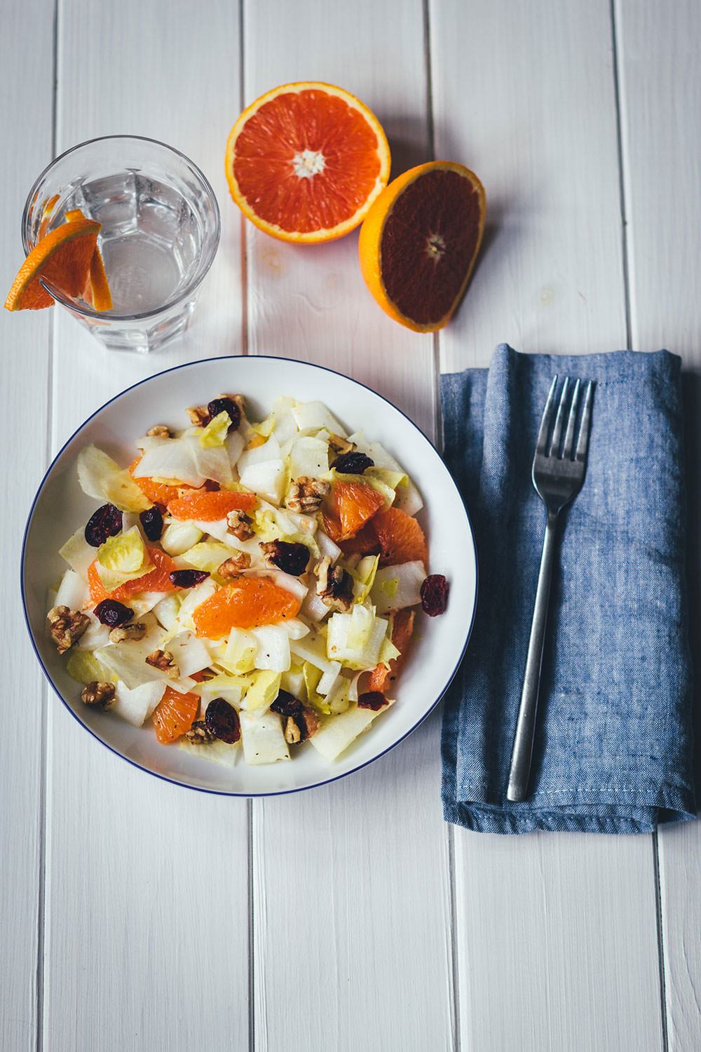 Rezept für leckeren Wintersalat: Chicorée-Orangen-Salat | moeyskitchen.com #salat #winter #wintersalat #winterrezepte #rezepte #foodblogger #chicoree #orangen