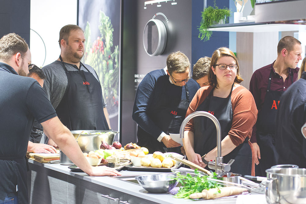 AEG Tasteology Bonus-Episode Perfecting the Classics - Caesar Salad Blogevent auf der Living Kitchen