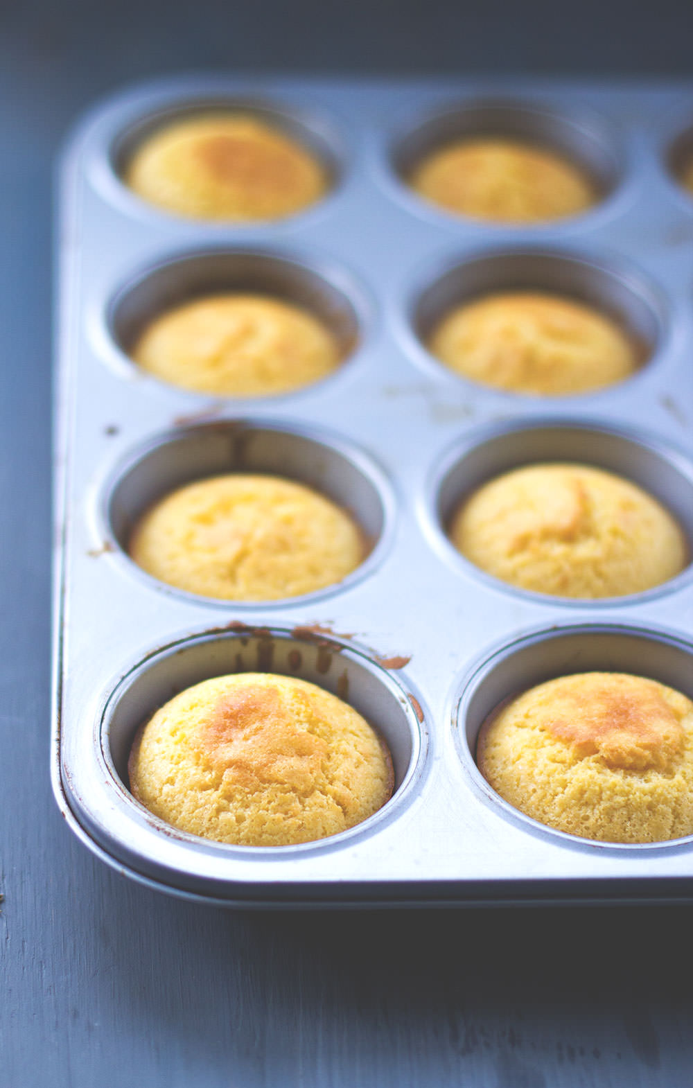 Rezept für leckere Corn Muffins - herzhafte Maismehl-Muffins als Beilage zum Dinner