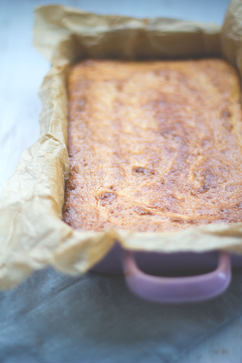 Rezept für saftige Kokos-Cheesecake-Schnitten (Cheesecake Bars) von moeyskitchen.com