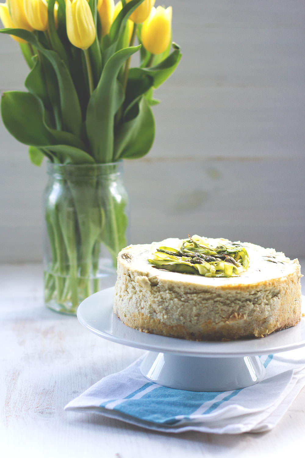 Rezept für Spargel-Cheesecake aus dem Varoma mit Feta und Ricottta zum Thermomix Osterbrunch