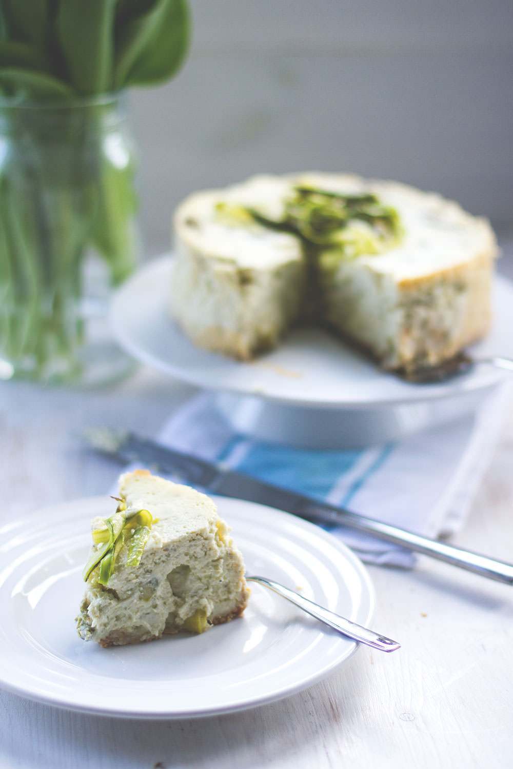Rezept für Spargel-Cheesecake aus dem Varoma mit Feta und Ricottta zum Thermomix Osterbrunch