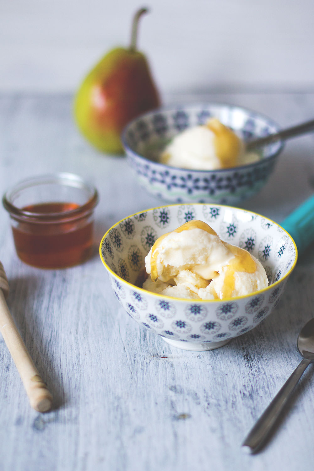 Rezept für herbstliches Birnen-Ricotta-Eis mit Honig | moeyskitchen.com