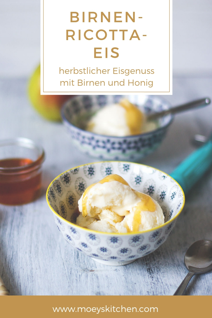 Rezept für herbstliches Birnen-Ricotta-Eis mit Honig | moeyskitchen.com #rezept #eiscreme #birnen #ricotta #herbst #eis