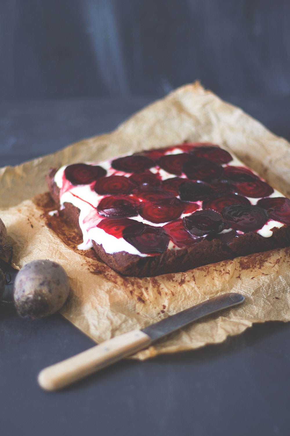 Rezept für saftigen Rote-Bete-Schokoladen-Kuchen | moeyskitchen.com
